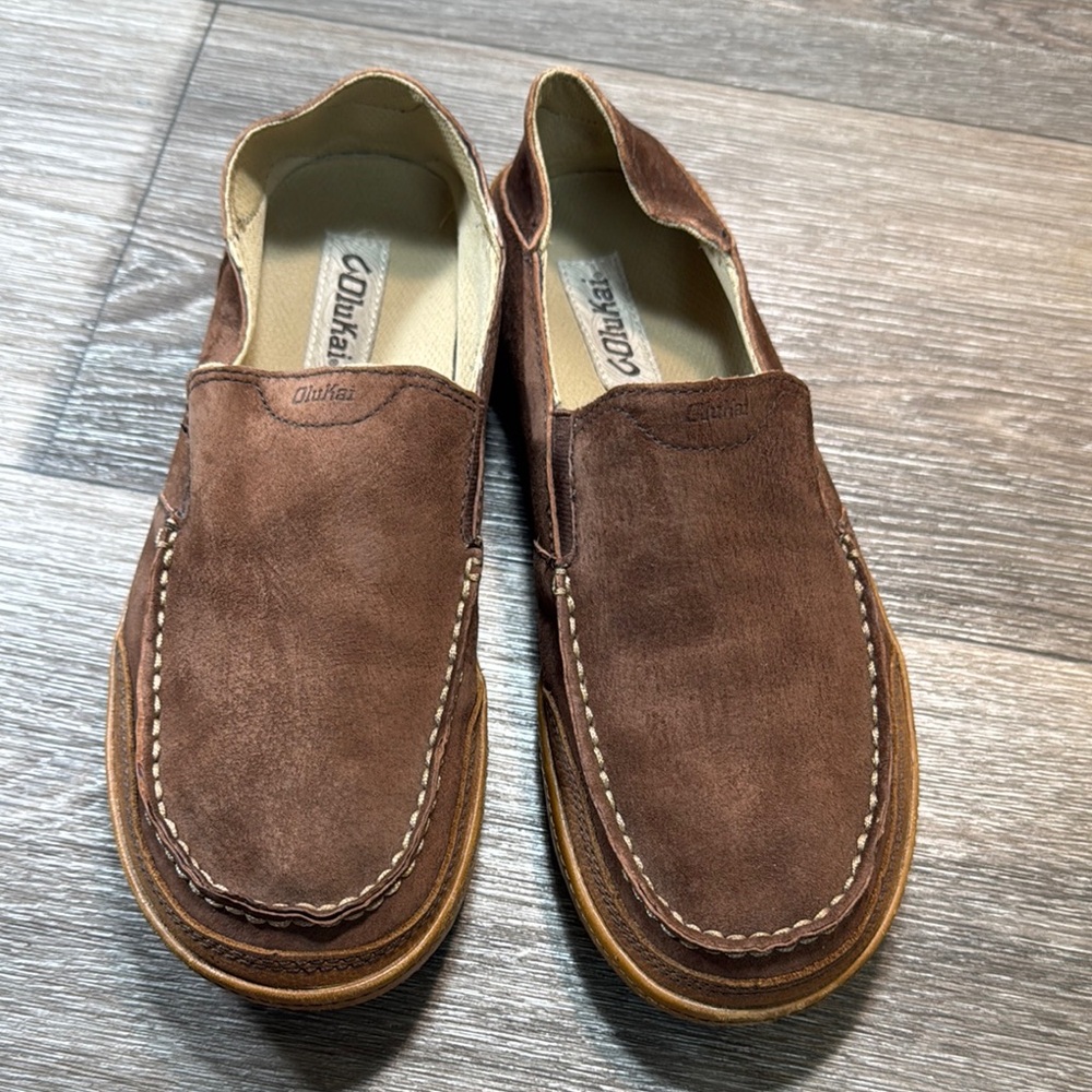 Olukai Brown Suede /leather Loafers Slip-Ons men’s size 41.5 (b129)